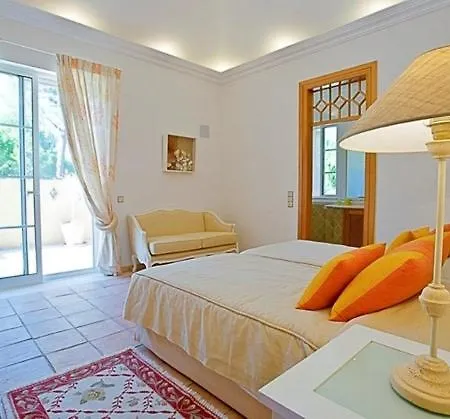 Villa Sleeps 10 Pool Air Con Wifi Ludo