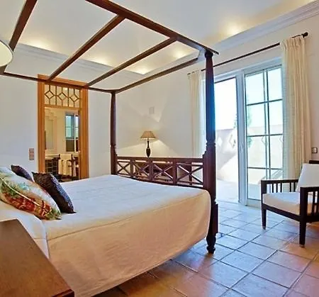 Villa Sleeps 10 Pool Air Con Wifi *